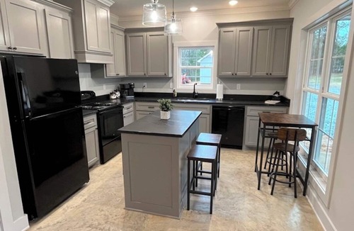 Calhoun Cottage | The Gray Cottage on Brownlee!