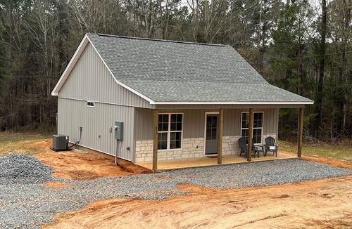 Calhoun Cottage | The Gray Cottage on Brownlee!