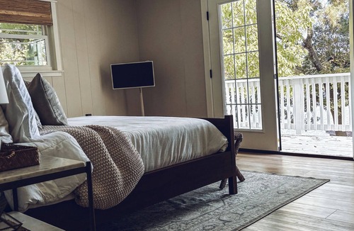 Lone Star House | The Hap Haven- a Charming Lakefront Retreat in East Texas - Perfect Getaway!