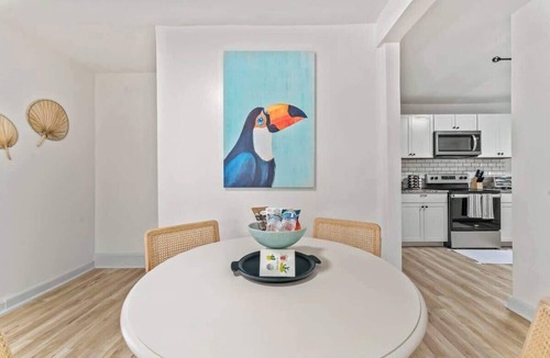South Riverside Apartment | *The Hendricks #1* Wifi/Firepit