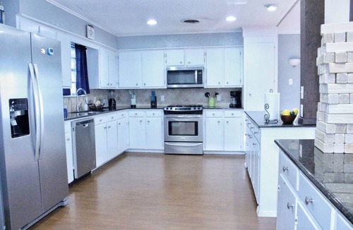 Sulphur House | The Hidden Gem - Huge Floor Plan - Game Room