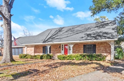 Sulphur House | The Hidden Gem - Huge Floor Plan - Game Room