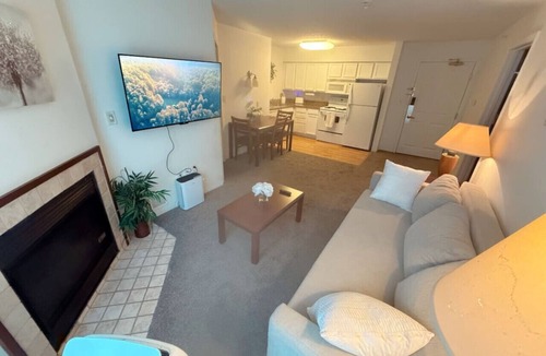 Greater Greenspoint Apartment | The Holistic Escape w/Fast WiFi & Free Parking