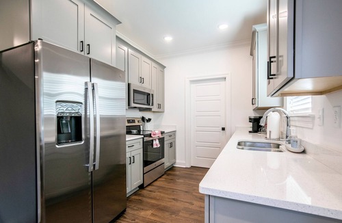 Oxford House | The Hollybrook, 3BR Townhome by Velvet Ditch Villas