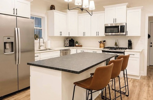 Starkville House | The Huddle, 3BR Cottage by Velvet Ditch Villas