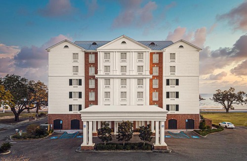 Long Beach Hotel | The Inn at Long Beach