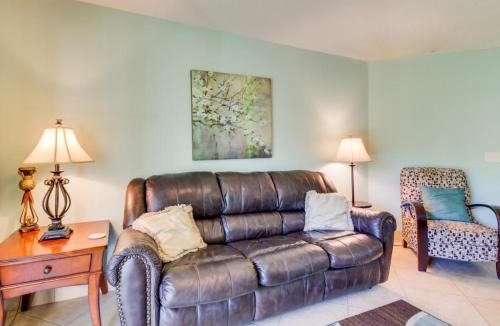 Gulf Lagoon Beach Apartment | The Inn at St. Thomas Square #201