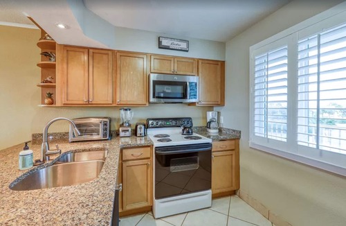 Holiday Isle Condo | The Islander 315 Heated Pool- Hot Tub- Pickle Ball
