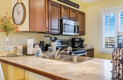 Holiday Isle Condo | The Islander 410 - Complimentary Beach (Seasonally) - Heated Pool