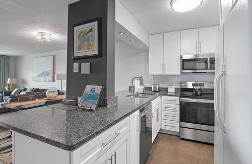 Holiday Isle Condo | The Islander 514 Million-dollar views! Complimentary Beach (Seasonally) & WD
