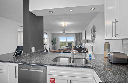 Holiday Isle Condo | The Islander 514 Million-dollar views! Complimentary Beach (Seasonally) & WD