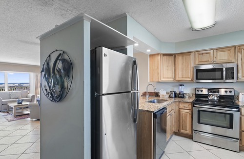 Holiday Isle Condo | The Islander 613 - Winter Months Available - Heated Pool - Washer & Dryer