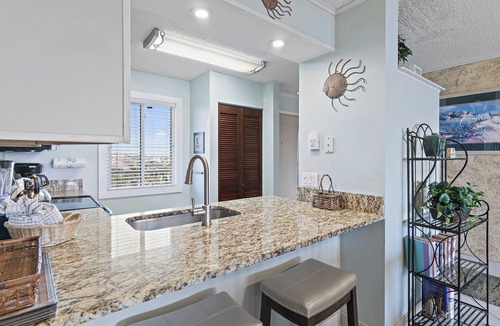 Holiday Isle Condo | The Islander 613 - Winter Months Available - Heated Pool - Washer & Dryer
