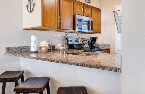 Holiday Isle Condo | The Islander 717 Don't Worry Beach Happy! Free Beach Service - Heated Pool