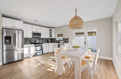 Lauderdale Beach House | The Isles- Ft Lauderdale’s Newest Luxury Escape, Walk to Beach, Pool & Hot Tub
