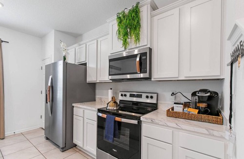 Baymeadows House | The Jax nest Your modern home away in Jax, FL