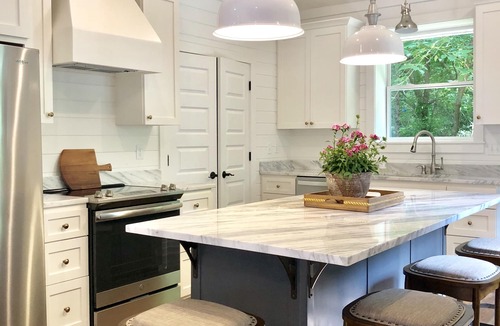 Oxford House | The Josephine House-South Lamar Historic District-Walk to Sq - 2 King Beds, 2 Ba
