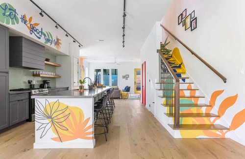 Faubourg Lafayette House | The Jungle House | Heated Pool | Private Hot Tub