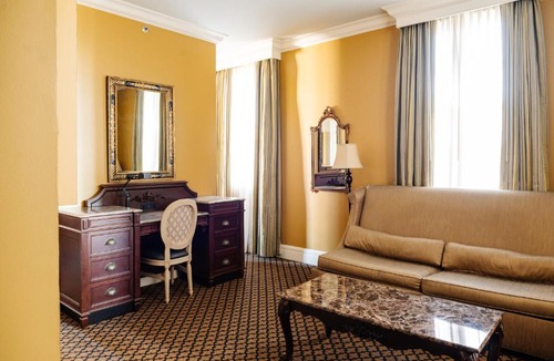 Central Business District Hotel | The Lafayette New Orleans By Kasa Living