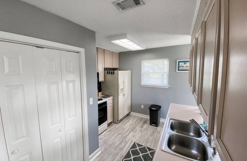 Brent House | The Lake House | 2 Bed, 2 Bath