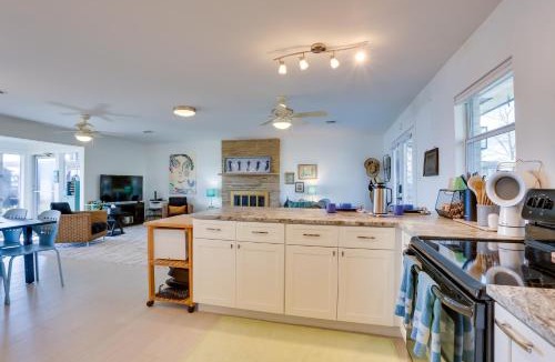 West Livingston House | 'The Lake House' w/Dock & Patio in Livingston