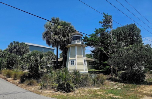 Santa Rosa Beach Cottage | The Lighthouse at Blue Mountain Beach - e-bike included