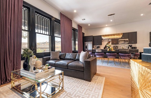 Arts/Warehouse District House | The Little Lagniappe Hotel - Buyout - Rent Our Whole Hotel Today!