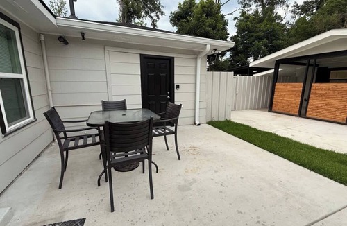Highlands - Perkins Cottage | The LSU Guest House - On Campus!