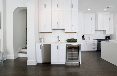 Oxford House | The Manning Luxurious New Construction Walk to the Grove and Square!