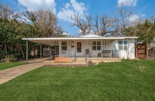 Arlington House | The MCM House walk2 FIFA Dallas Stadium~ AT&T! Best Arlington vacation rentals!