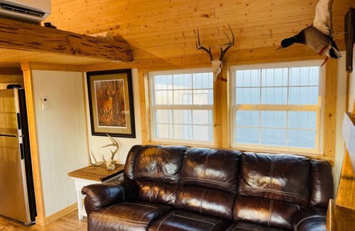 Natchez Cabin | The Natchez Retreat Cabin
