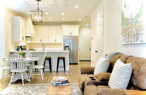 Oxford House | The Oaks, 3BR Escape by Velvet Ditch Villas