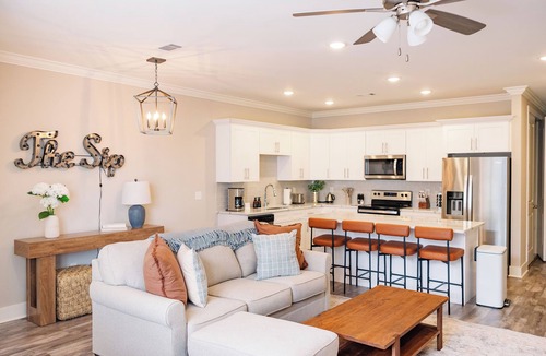 Oxford House | The Oxford Edit: A Chic 3BR in Oxford 2 mi to campus