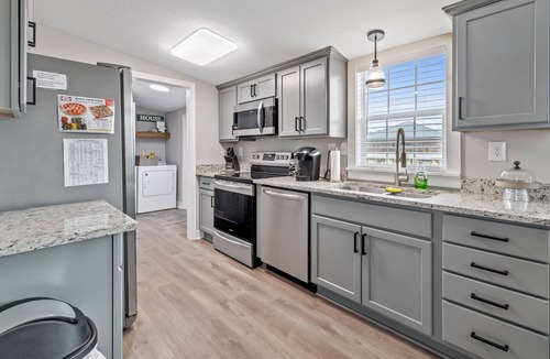 Hackberry House | The Oyster House - Waterfront