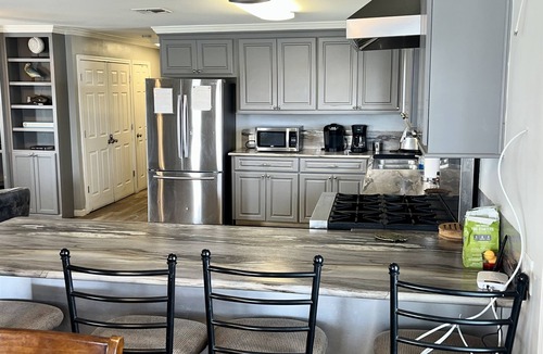 Venice Boat Rental | The Pearl - Beautiful, renovated Houseboat in Venice Marina!