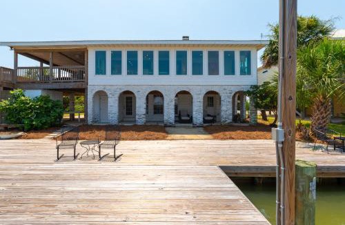 Royal Lagoons House | The Pearl | Gather by the Gulf, dock for fishing