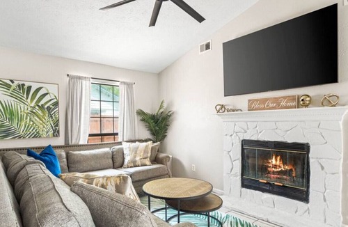 Gulf Lagoon Beach House | The Pearl | Optional Heated Pool| Dogs Ok|Close to Beach!