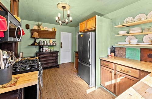 Lake Charles House | The Pelican on Frazar offers charm, character, and cozy Louisiana comfort.