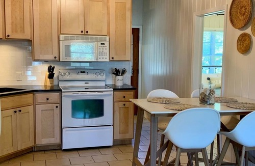 Laguna Beach Estates Cottage | The Perch- FREE Golf Cart! Recently Updated, Sleeps 5, 1.5blocks from the beach.