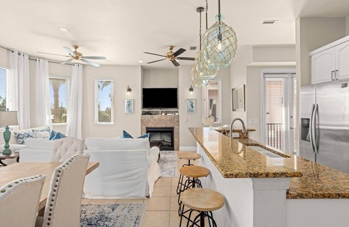 Laguna Beach Estates House | The Pink Castle In PCB-1 min. Walk to beach-private elevator.
