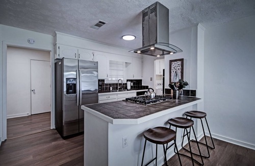 Flowood House | The Rez Retreat - King Beds