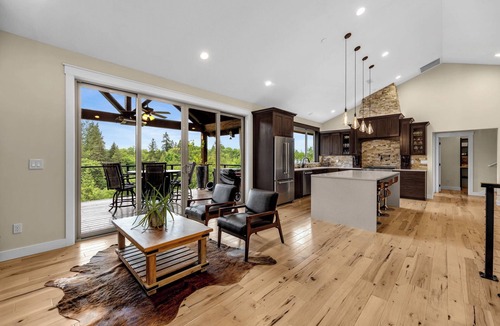 Ridgefield House | The Ridgefield Grand Estate – Luxury on 3 Levels