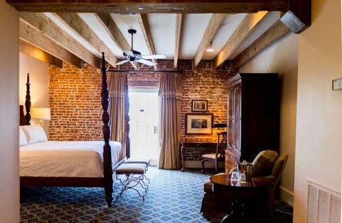 Natchez Hotel | The River Walk Inn - Rooms 801-806