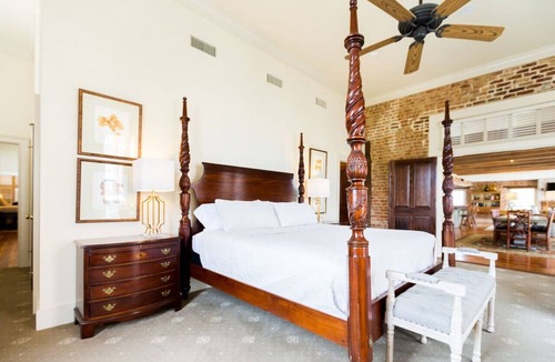Natchez Hotel | The River Walk Inn - Room 806
