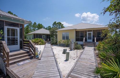 Fort Morgan House | The Rookery Cottage beach nearby pool sleeps 8