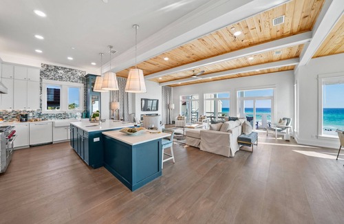 Hollywood Beach House | "The Sandcastle" Perfect Family Beachfront Vacation w/Private Pool & Game Room!