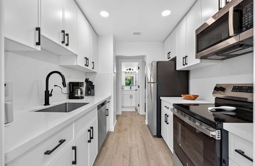 Tropic Isle Apartment | The Sands- 2 Miles To Atlantic Ave - Steps to Beach