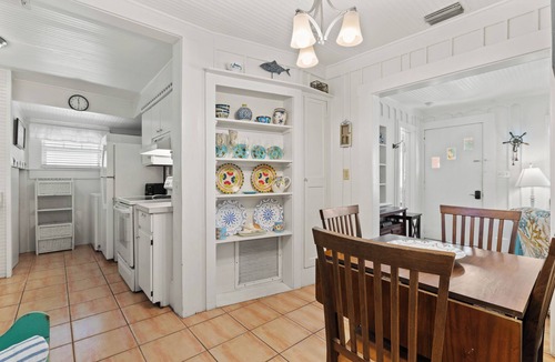 Anna Maria Cottage | The Seashell Cottage – Historic AMI Charm, Modern Comfort, Steps from Beach