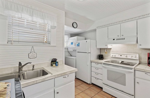 Anna Maria Cottage | The Seashell Cottage – Historic AMI Charm, Modern Comfort, Steps from Beach