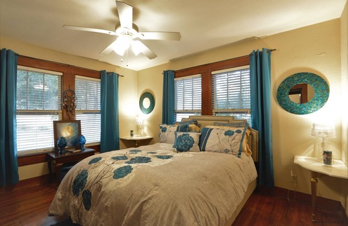 Gulfport Cottage | The Seven Oaks Cottage